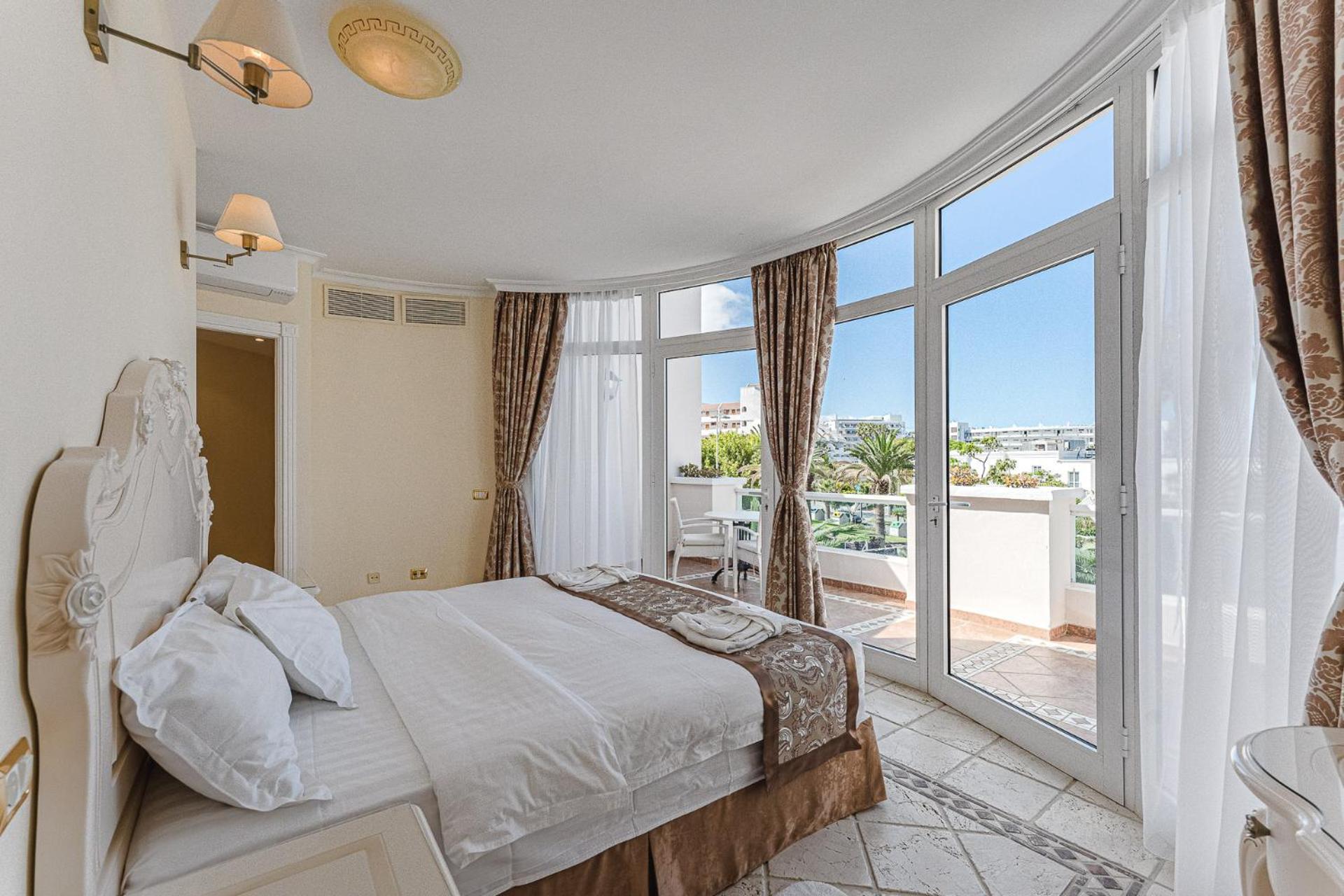 Flamingo Boutique 4*